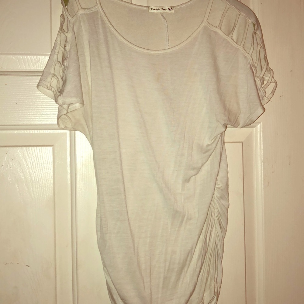 Medium white top